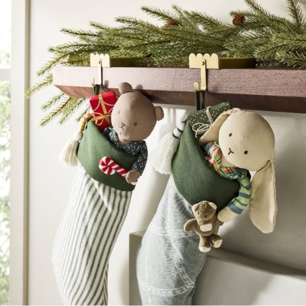 Title
22" Scalloped Metal Christmas Card Holder - Picture 3 of 6
